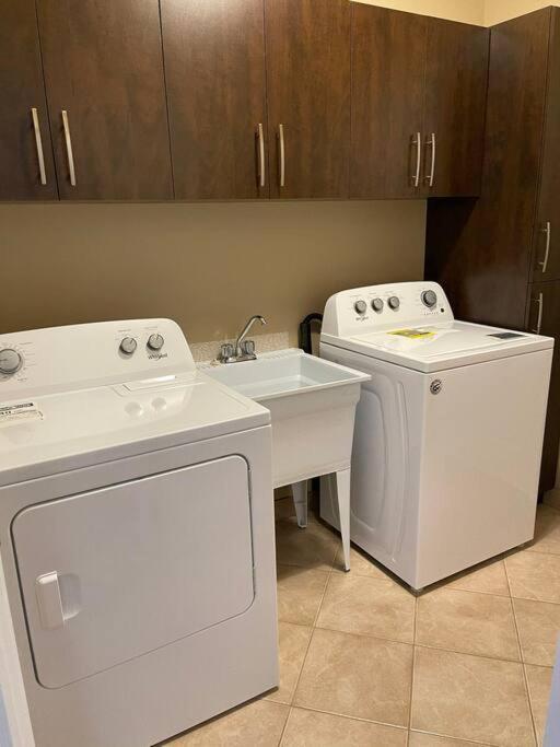 Cozy 2 Bedroom Home In Chatham - Left Side Екстериор снимка