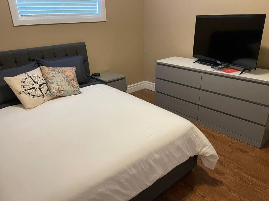 Cozy 2 Bedroom Home In Chatham - Left Side Екстериор снимка