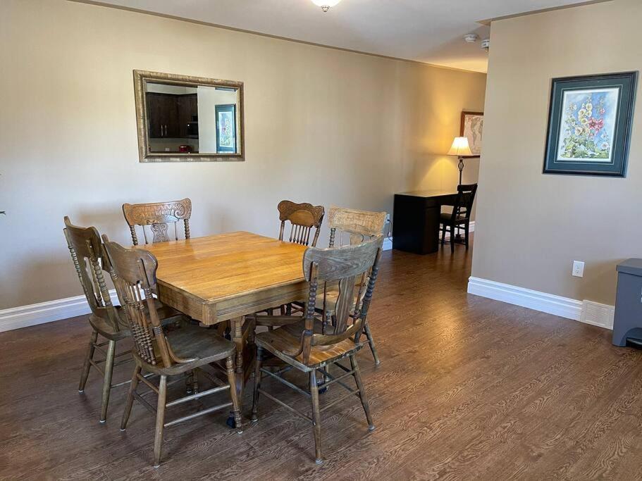 Cozy 2 Bedroom Home In Chatham - Left Side Екстериор снимка