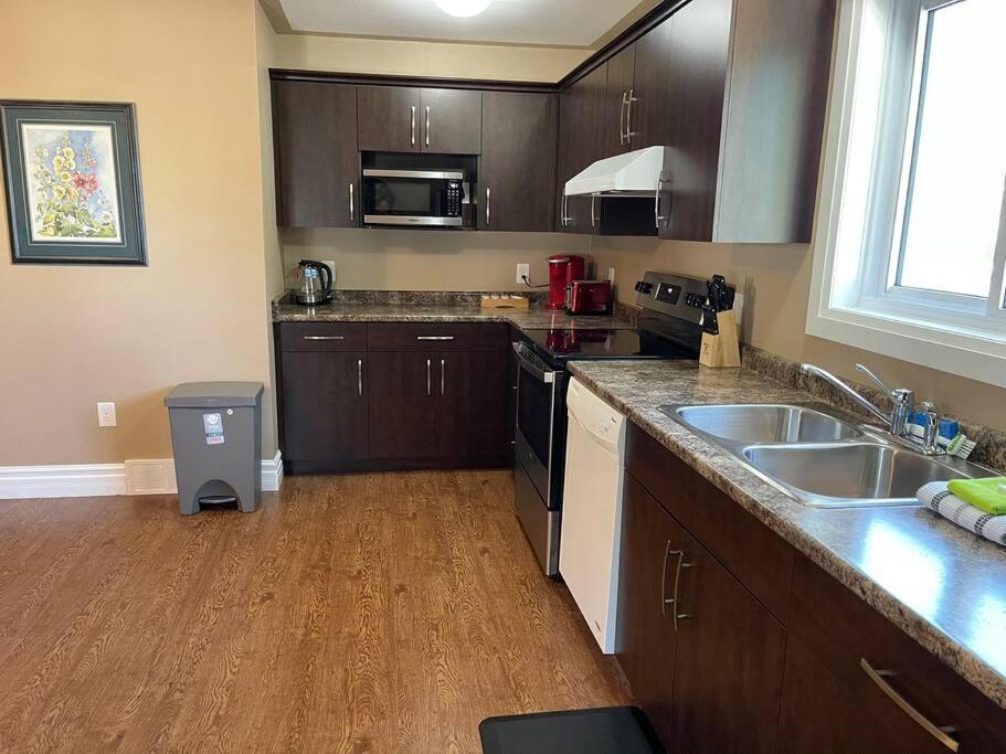 Cozy 2 Bedroom Home In Chatham - Left Side Екстериор снимка